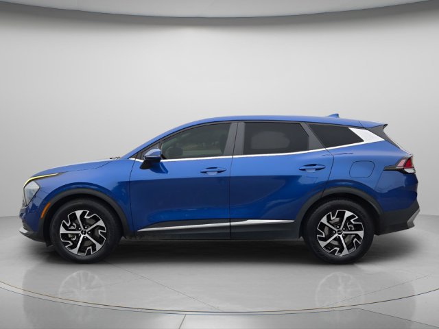 Used 2023 Kia Sportage EX FWD image 3