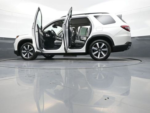Certified 2023 Honda Pilot Touring image 51