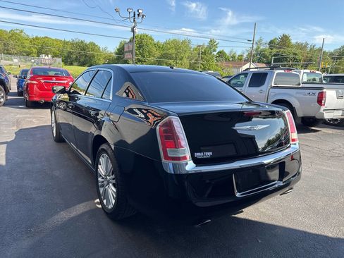 Used 2014 Chrysler 300 AWD image 6