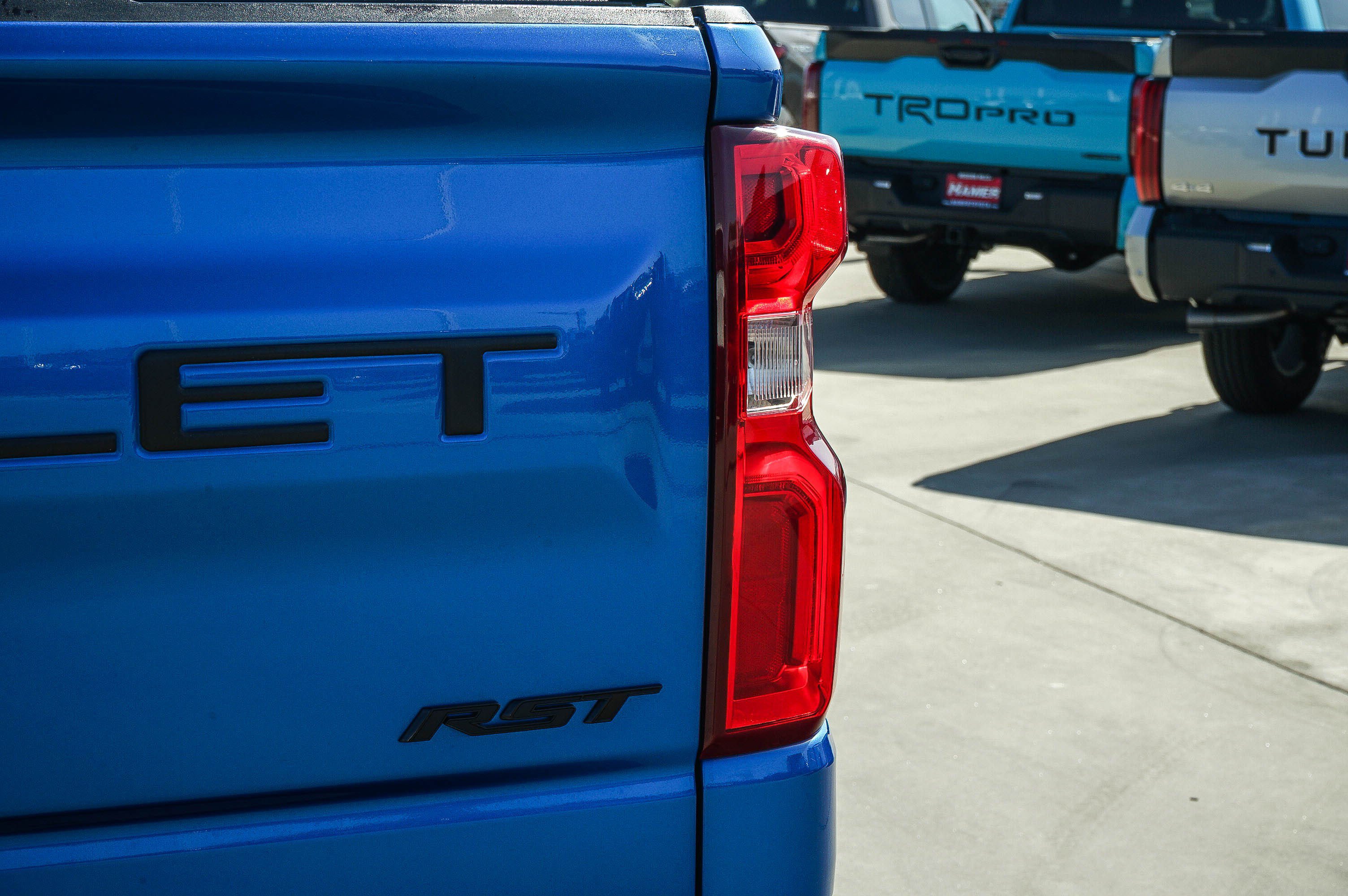 Used 2023 Chevrolet Silverado 1500 RST RWD image 13