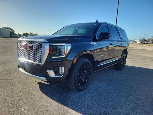 Used 2022 GMC Yukon Denali image 2