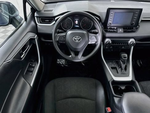 Used 2019 Toyota RAV4 XLE w/ Convenience Package FWD image 3