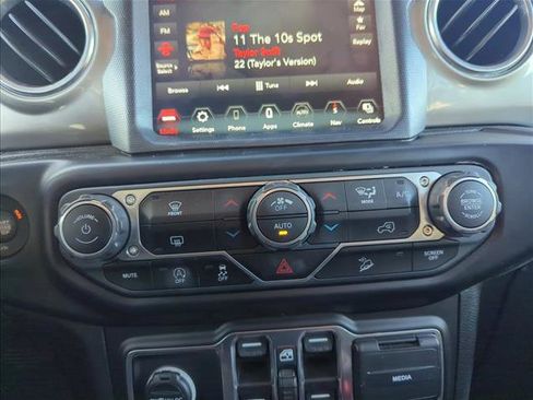 Used 2020 Jeep Wrangler Unlimited Sahara w/ Uconnect 4C Nav & Sound Group image 19