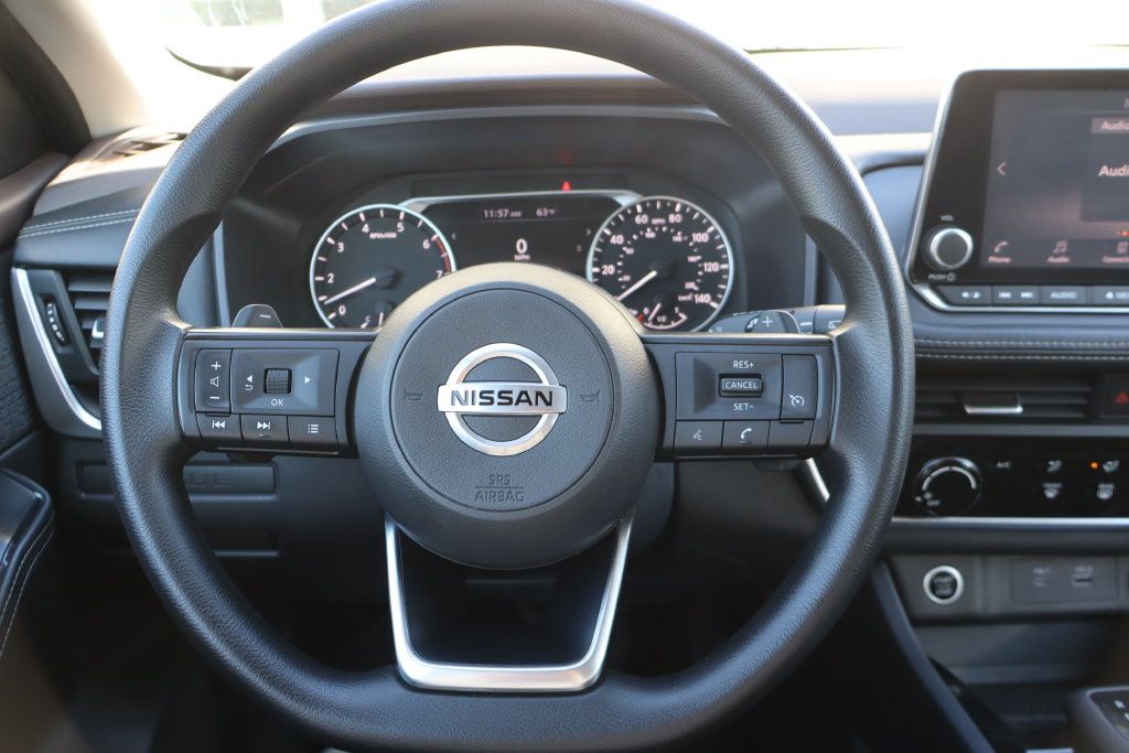 Used 2021 Nissan Rogue S AWD/4WD image 6