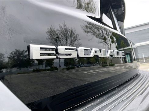 New 2026 Cadillac Escalade Luxury w/ LPO, Floor Liner Package AWD/4WD image 28