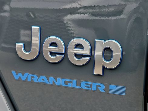 Used 2024 Jeep Wrangler Unlimited Sahara AWD/4WD image 34