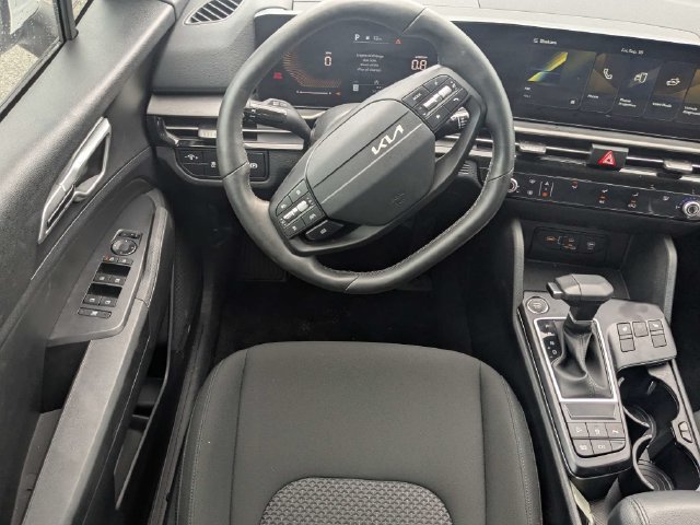 Used 2026 Kia Sportage LX w/ LX Convenience Package FWD image 16