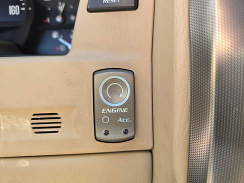 Used 2007 Cadillac XLR RWD image 8