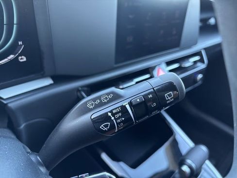 Certified 2024 Kia Niro LX image 21