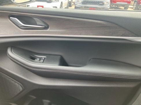 New 2025 Jeep Grand Cherokee L Limited image 21