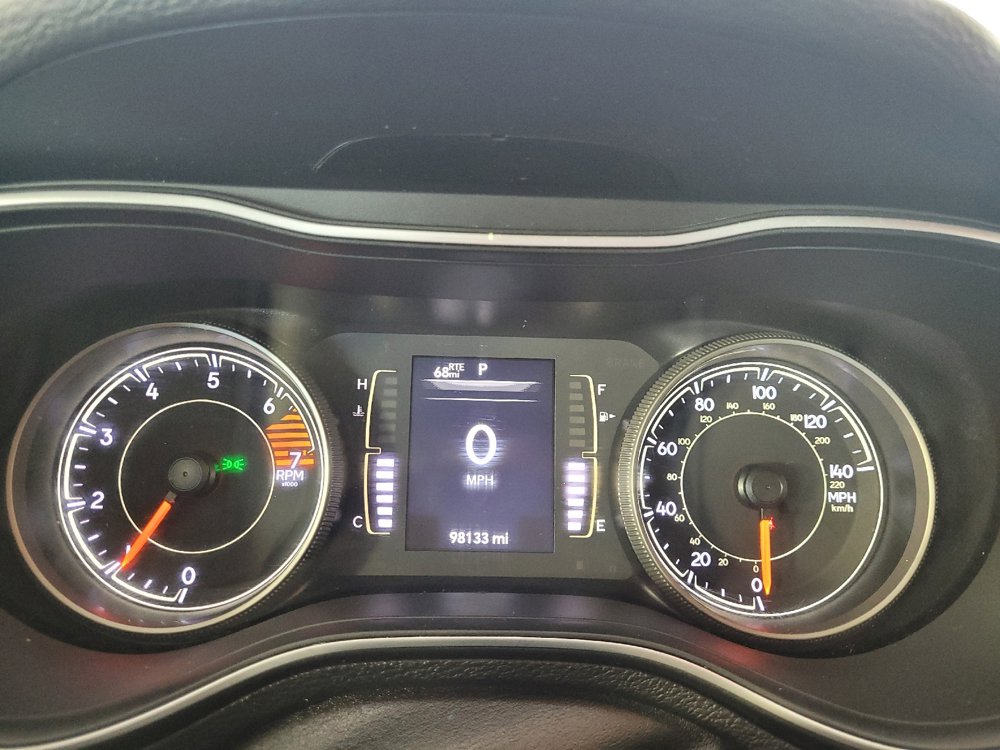 Used 2021 Jeep Cherokee Latitude Plus FWD image 23