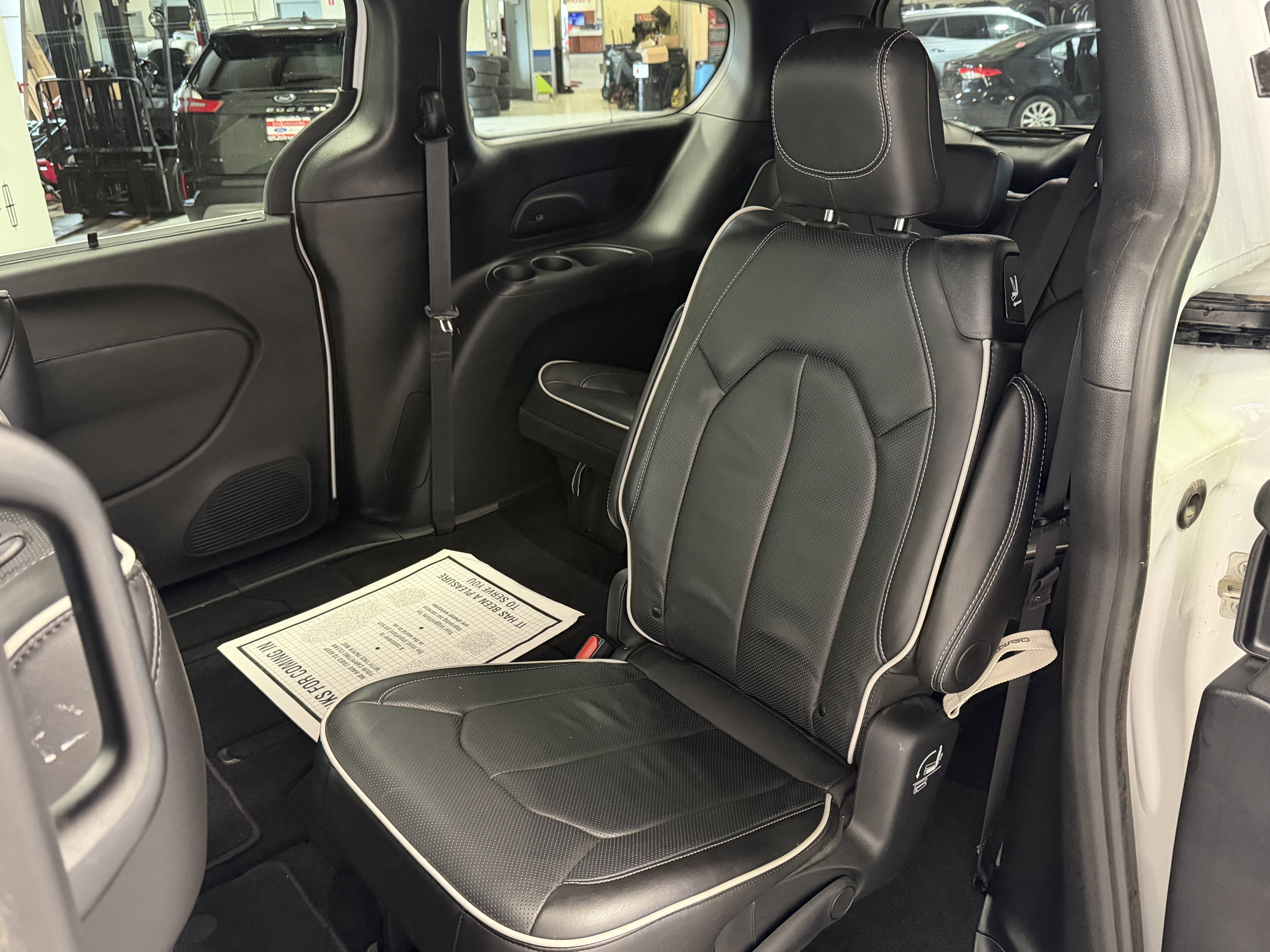 Used 2026 Chrysler Pacifica Limited AWD/4WD image 22