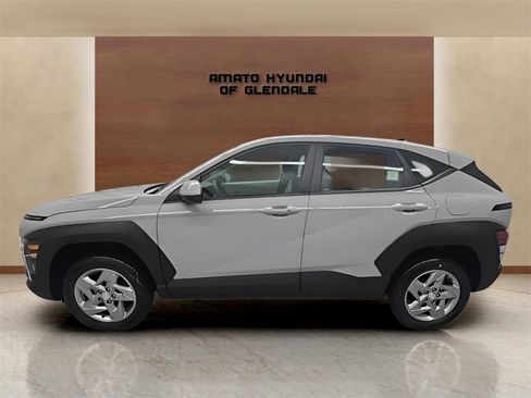New 2026 Hyundai Kona SE image 3