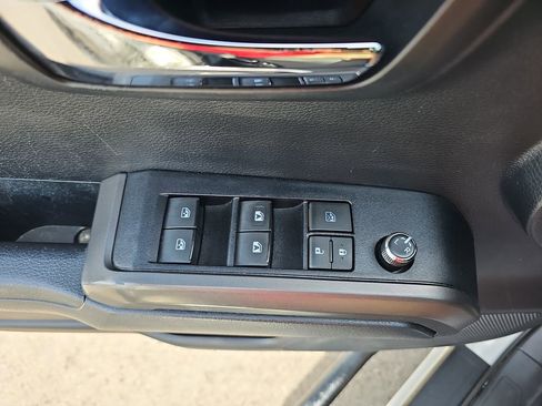 Used 2018 Toyota Tacoma TRD Off-Road image 30