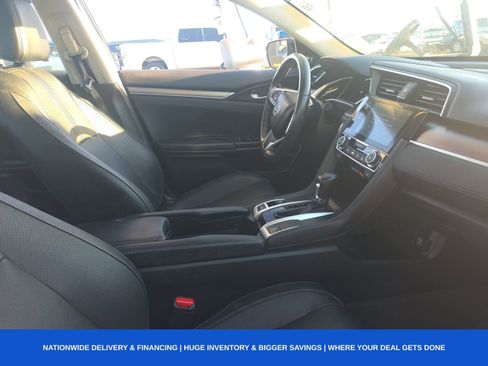 Used 2017 Honda Civic Touring image 9