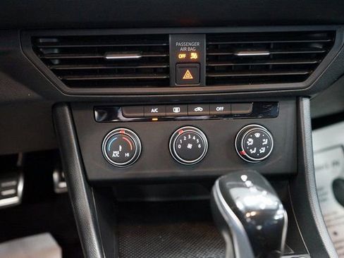 Used 2023 Volkswagen Jetta Sport image 34