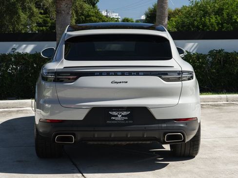 Used 2022 Porsche Cayenne Coupe image 6