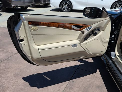 Used 2012 Mercedes-Benz SL 550 image 28