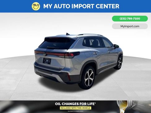 Used 2025 Volkswagen Tiguan SE AWD/4WD image 7