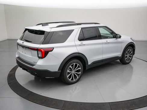 New 2026 Ford Explorer ST-Line AWD/4WD image 4