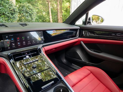 New 2025 Porsche Panamera image 24