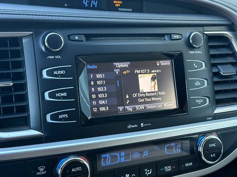 Used 2015 Toyota Highlander Plus AWD/4WD image 17