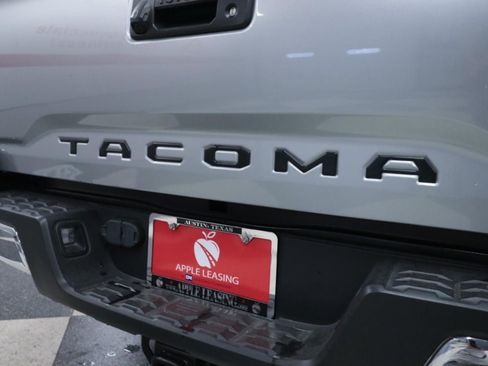 Used 2022 Toyota Tacoma SR5 RWD image 27