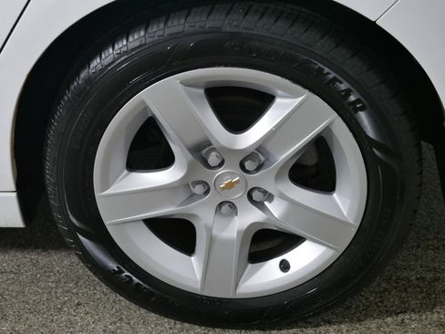 Used 2011 Chevrolet Malibu LS FWD image 15