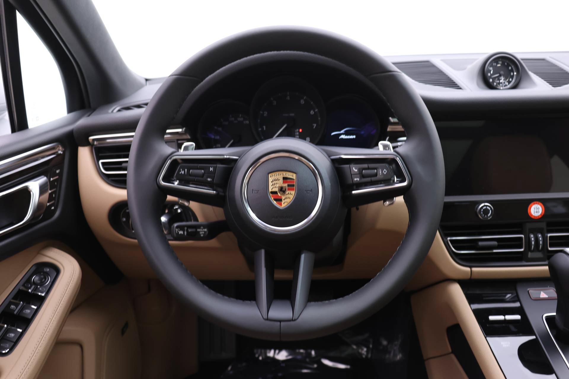 Used 2026 Porsche Macan AWD/4WD image 21