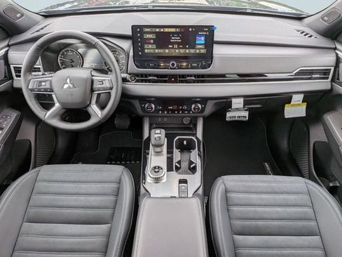 New 2026 Mitsubishi Outlander LE FWD image 13