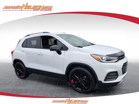 Used 2020 Chevrolet Trax LT w/ Redline Edition FWD image 1