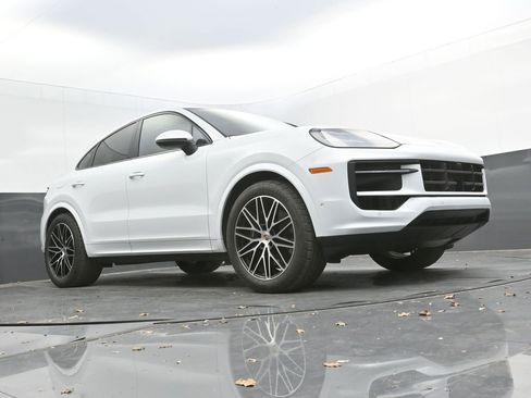 New 2025 Porsche Cayenne Coupe image 34
