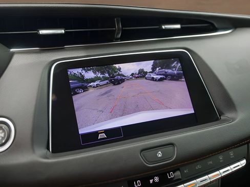 Certified 2023 Cadillac XT4 Sport FWD image 17