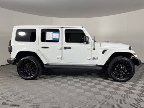 Used 2021 Jeep Wrangler Unlimited Sahara w/ Cold Weather Group AWD/4WD image 9