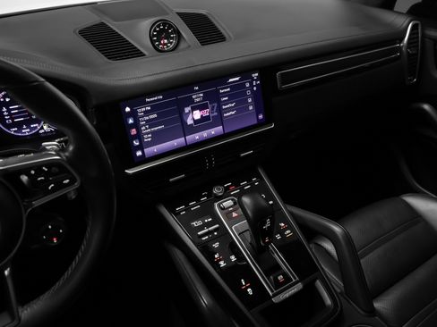 Used 2023 Porsche Cayenne GTS image 42