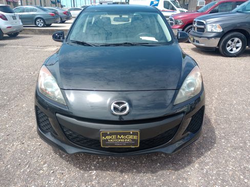 Used 2013 MAZDA MAZDA3 i Touring w/ Preferred Equipment Pkg FWD image 2