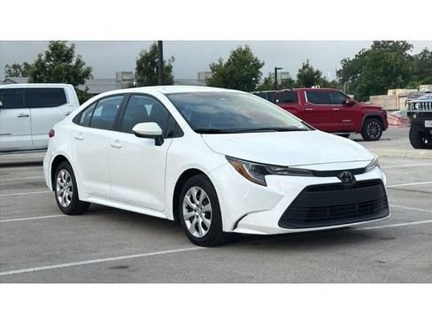 Certified 2024 Toyota Corolla LE FWD image 3