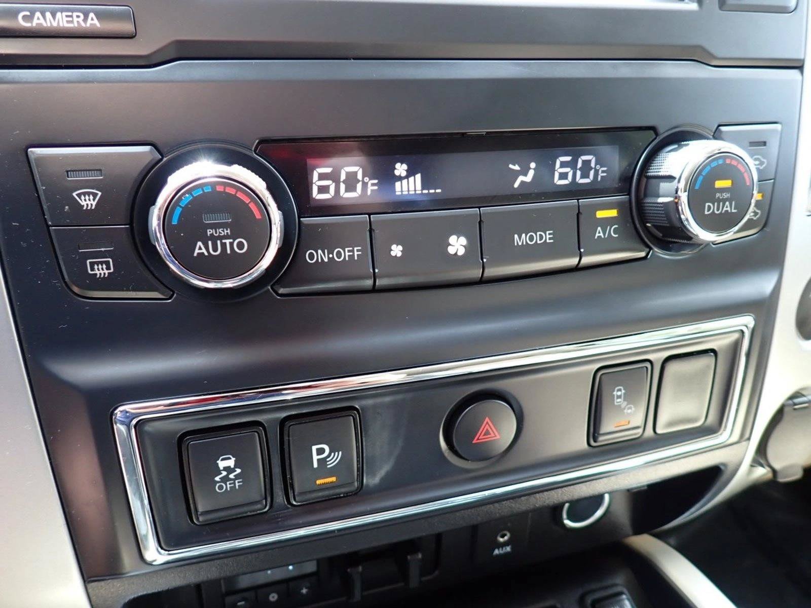 Used 2018 Nissan Titan SL w/ Chrome Package RWD image 22