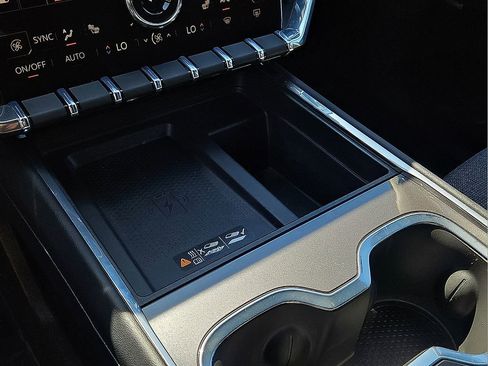 Used 2025 GMC Acadia Elevation image 25