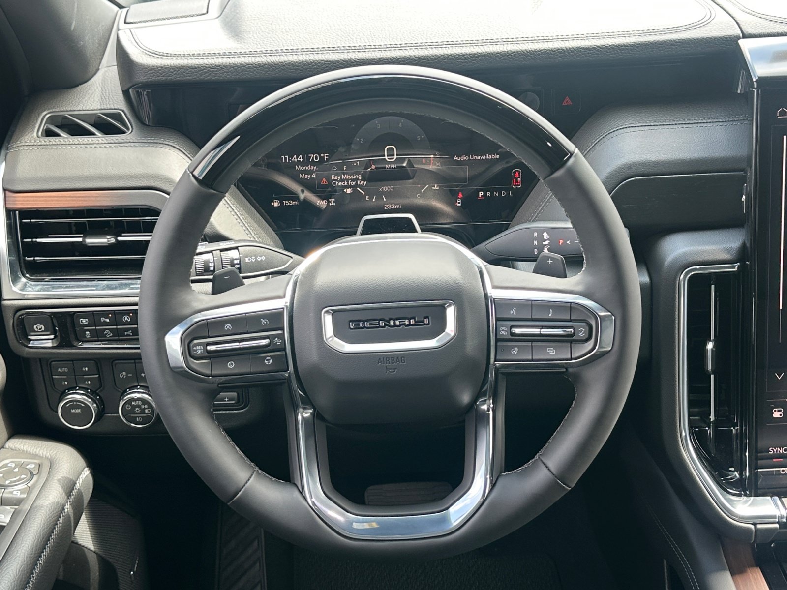 New 2026 GMC Yukon Denali w/ Advanced Technology Package AWD/4WD image 13