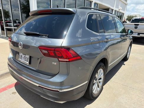 Used 2018 Volkswagen Tiguan SE FWD image 6