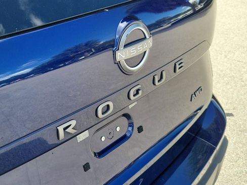 Used 2025 Nissan Rogue SV AWD/4WD image 6