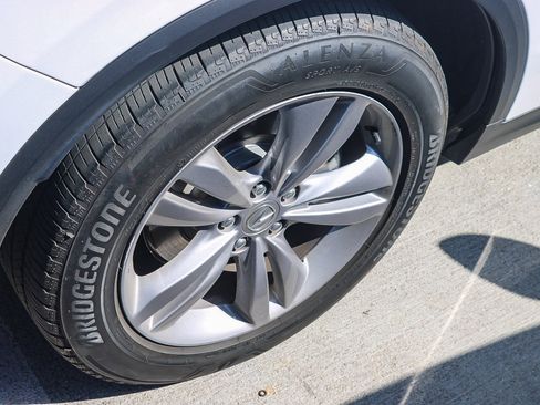 Used 2023 Acura MDX SH-AWD image 16