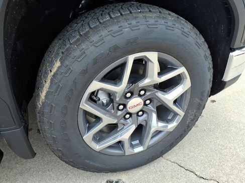 New 2026 GMC Sierra 1500 SLT w/ SLT Premium Package image 10