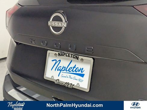 Used 2023 Nissan Rogue SV w/ SV Premium Package image 10
