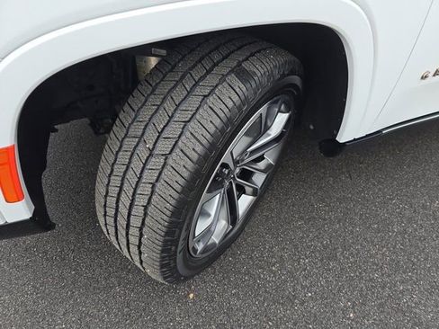 Used 2023 Jeep Grand Wagoneer L Series III image 31