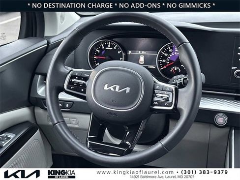 Used 2024 Kia Carnival LX image 8