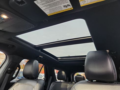 Used 2020 Ford Explorer XLT w/ Equipment Group 202A image 16