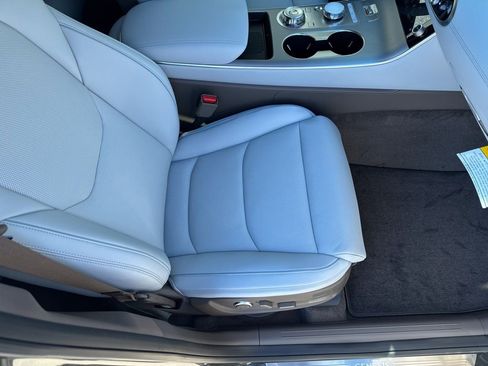 New 2026 Genesis GV70 2.5T Advanced AWD/4WD image 13