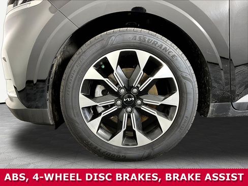 Certified 2024 Kia Carnival EX FWD image 30
